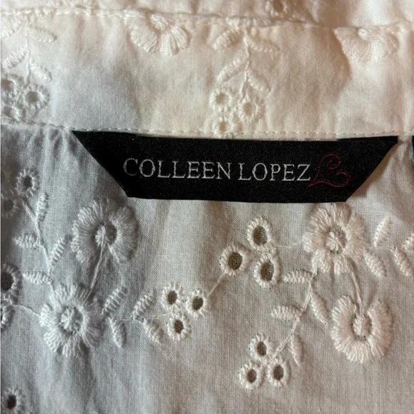 Colleen Lopez XL White Eyelet Button-Up Shirt. - Picture 6 of 9